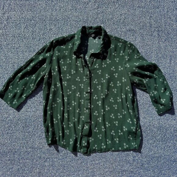 & Other Stories Stockholm Atelier Green Butterfly Print Rayon Button-Up Shirt US - Picture 1 of 6